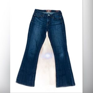 Low- Rise Flare Lucky Brand Jeans!